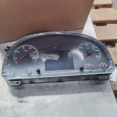 Instrumen Kombinasi Suku Cadang Truk Sinotruk Howo WG9716582211 / 1