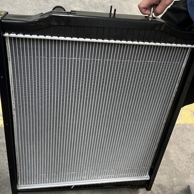DZ9112532888 Bagian Cadangan Mesin Radiator Shacman